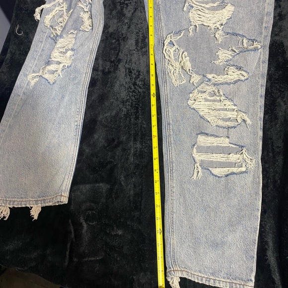 American Eagle Outfitters Blue Mom Jeans Light Wash - Picture 6 of 16